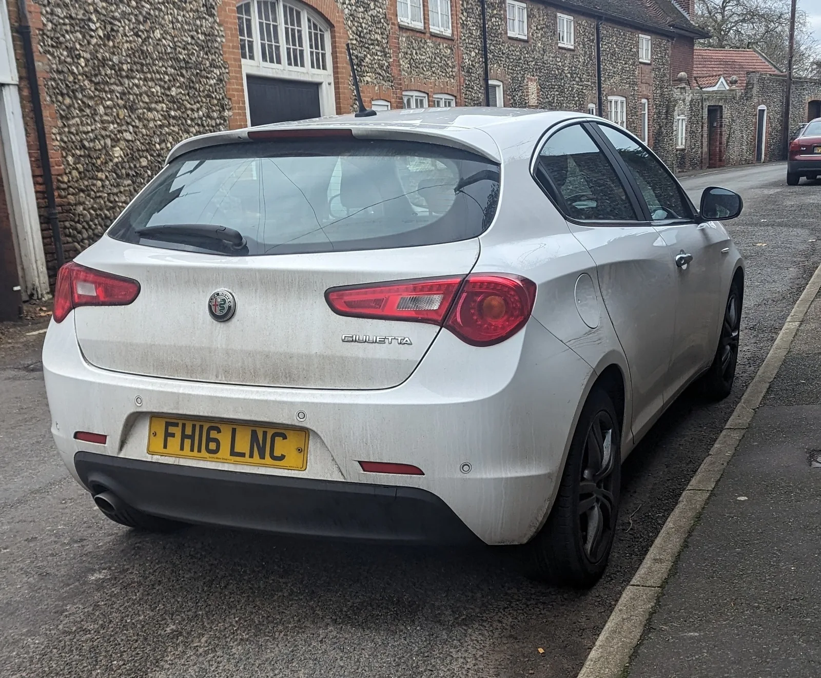 Alfa Romeo Giulietta — фотография автомобиля
