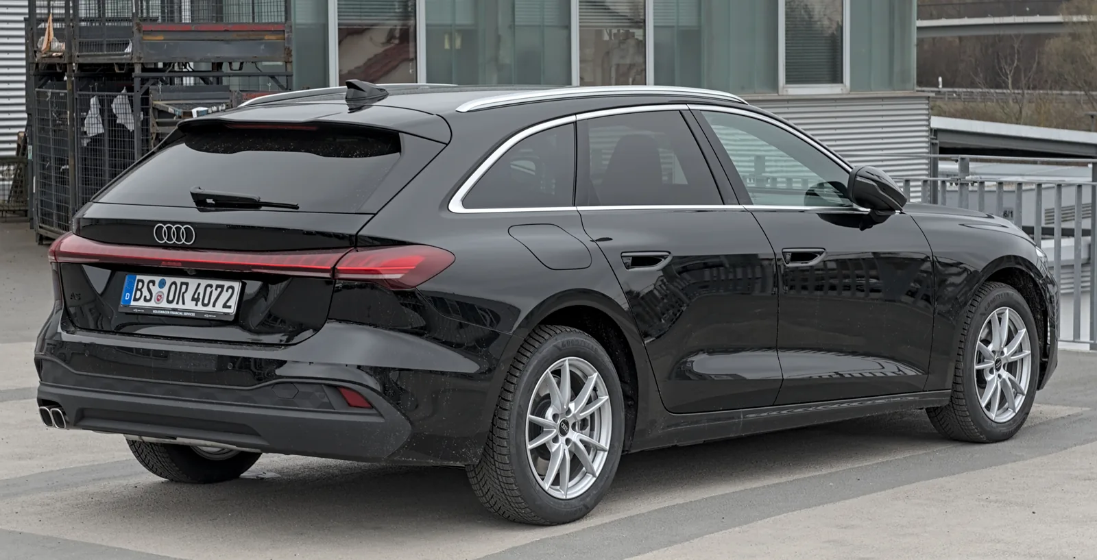 Audi A5 B10 Avant, задняя часть