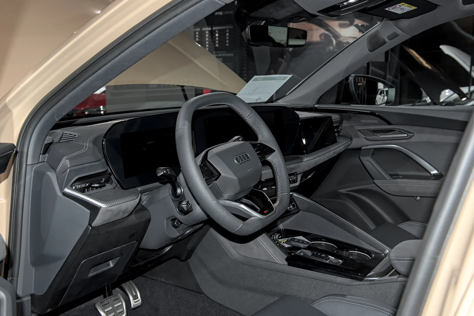 Салон Audi Q5 III
