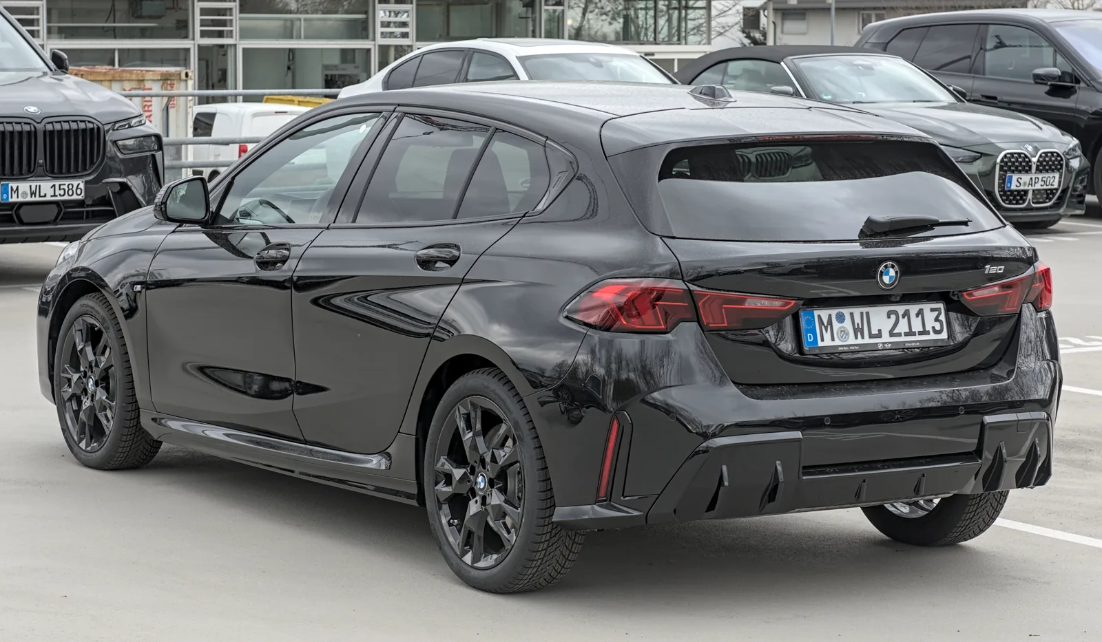 BMW 120 F70, вид сзади
