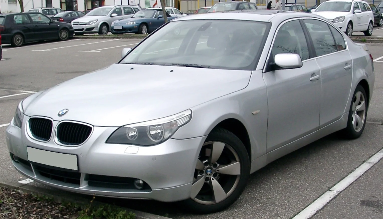 BMW 5 Series E60 — фотография автомобиля