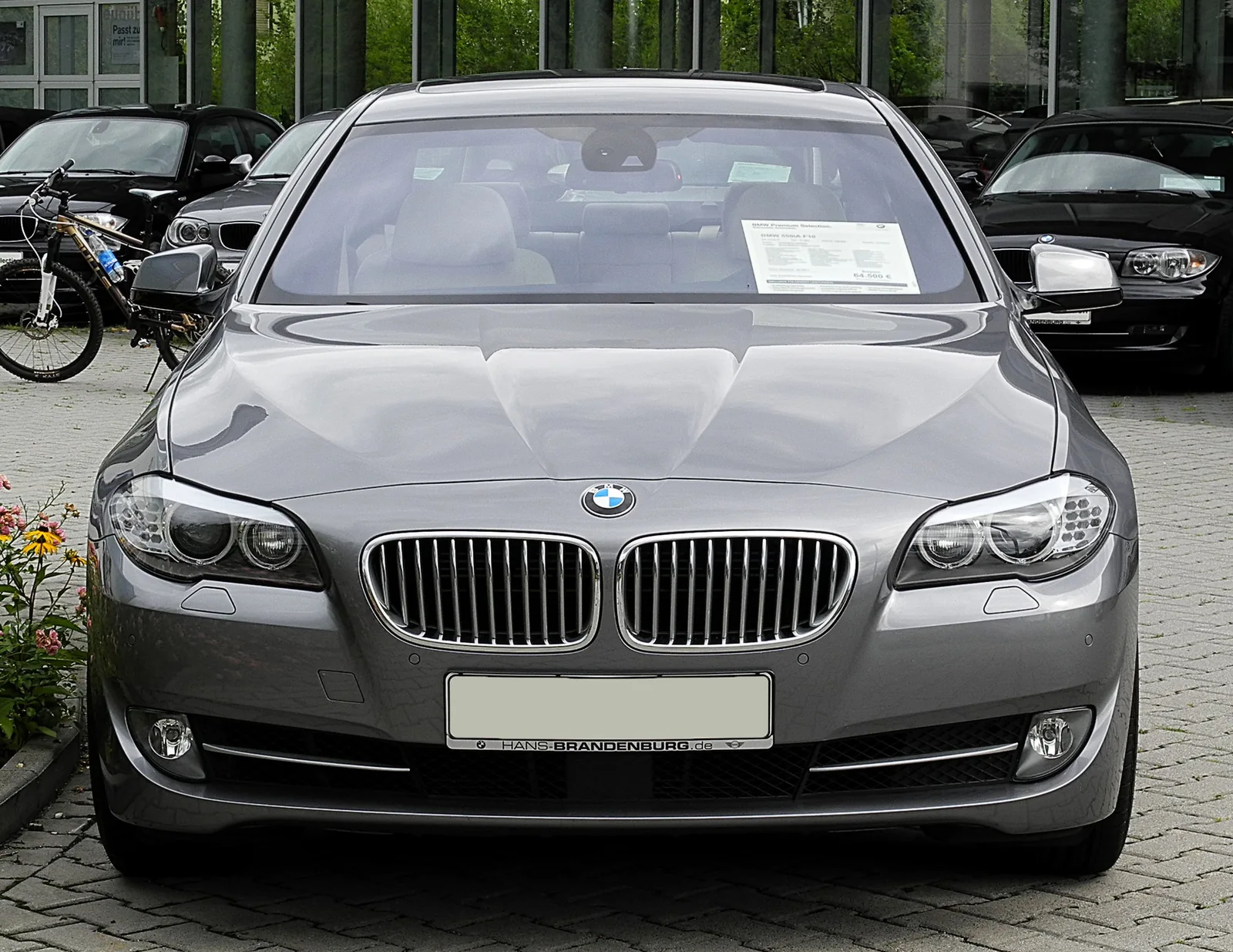 BMW 5 Series F10 — фотография автомобиля