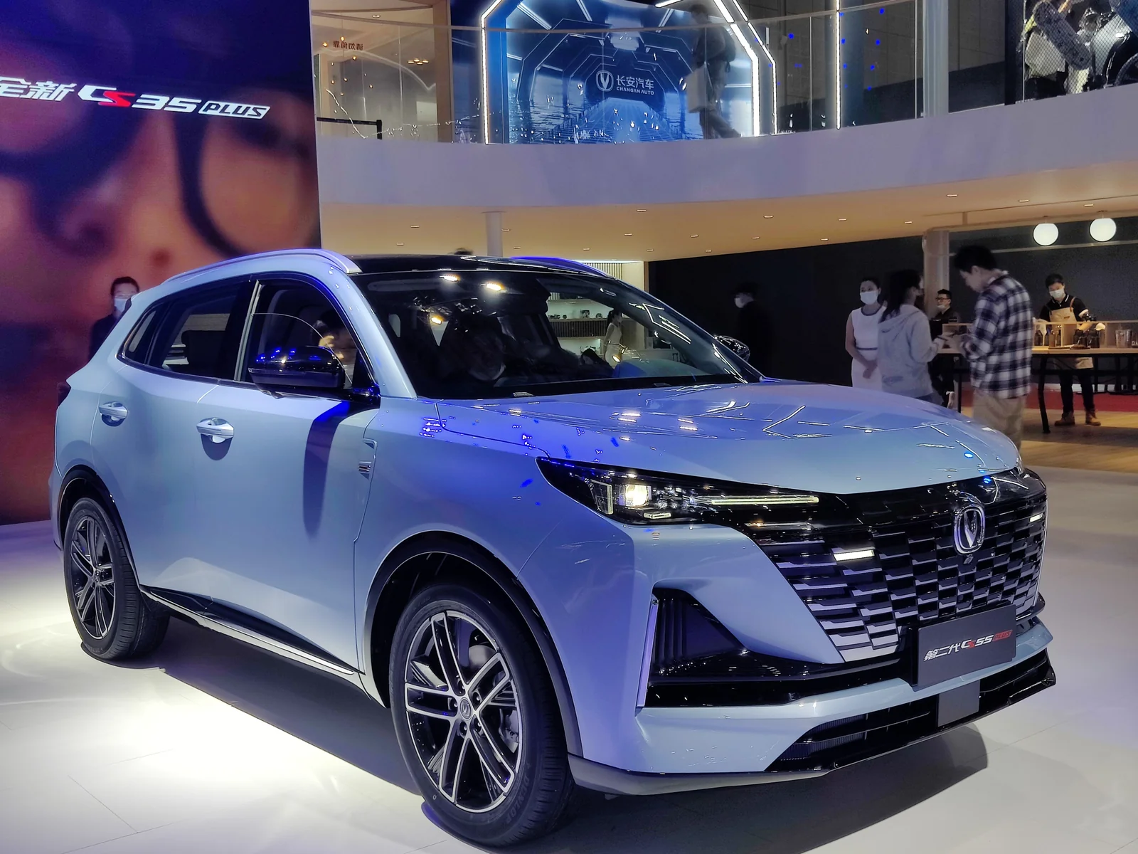 Changan CS55 Plus второго поколения на выставке в Шанхае
