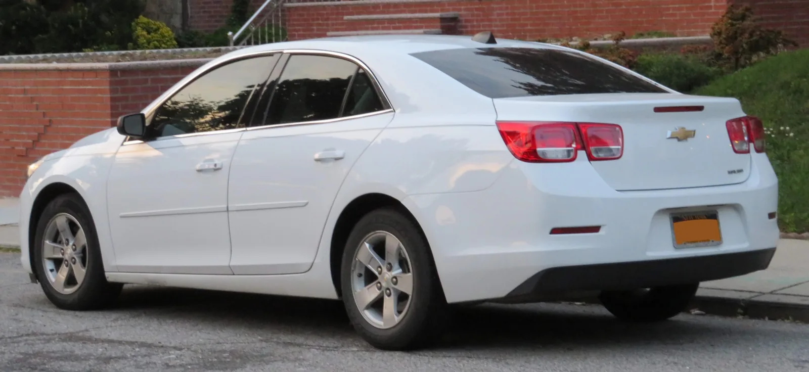 Chevrolet Malibu VIII LS 2014 года, вид сзади