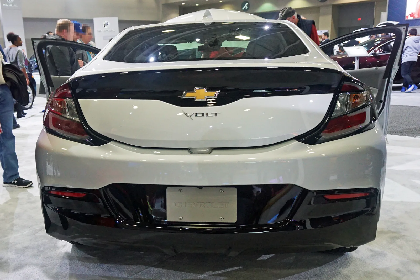 Chevrolet Volt II 2017 года, вид сзади