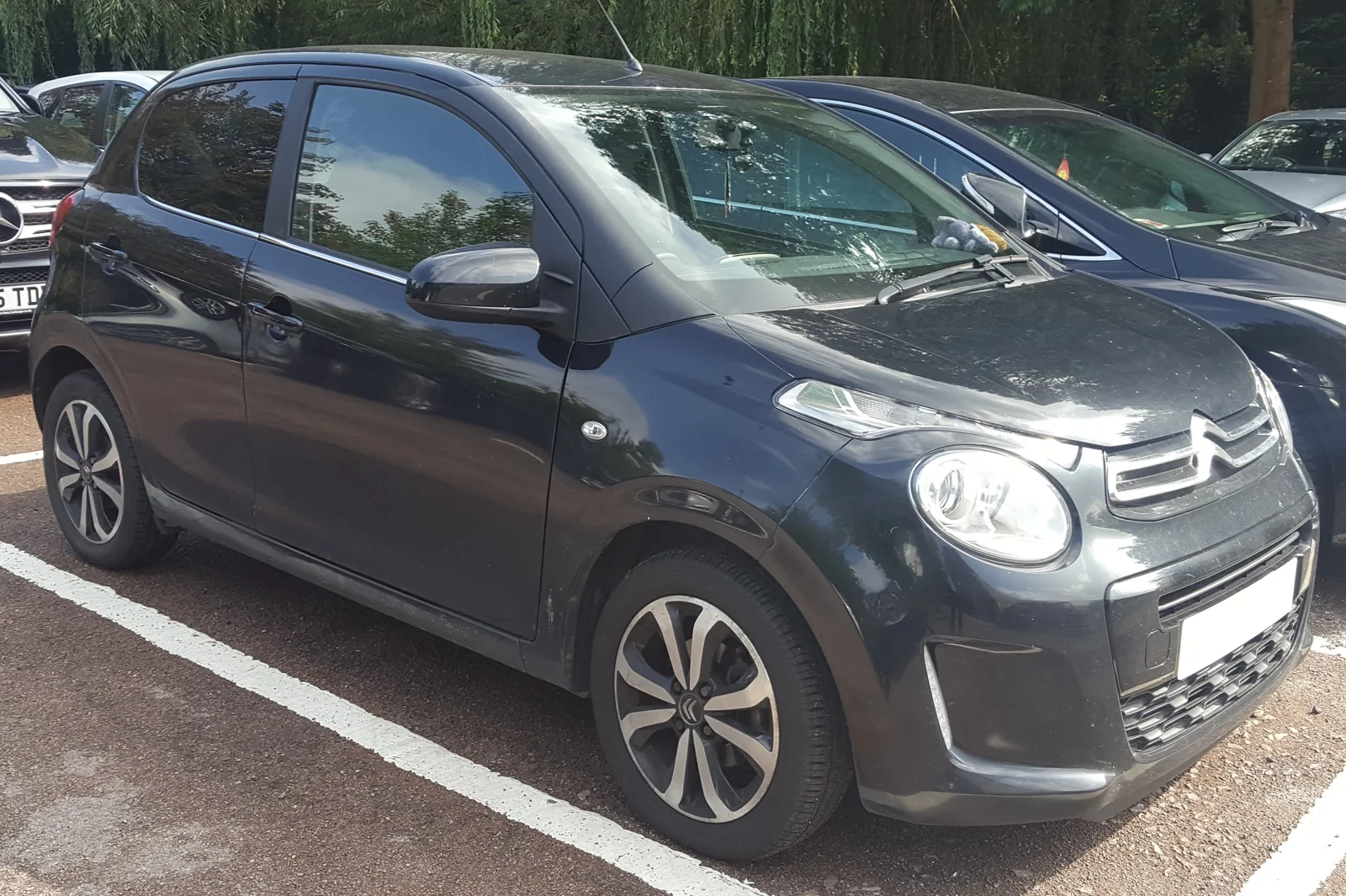Пятидверный Citroën C1 II Flair, вид спереди
