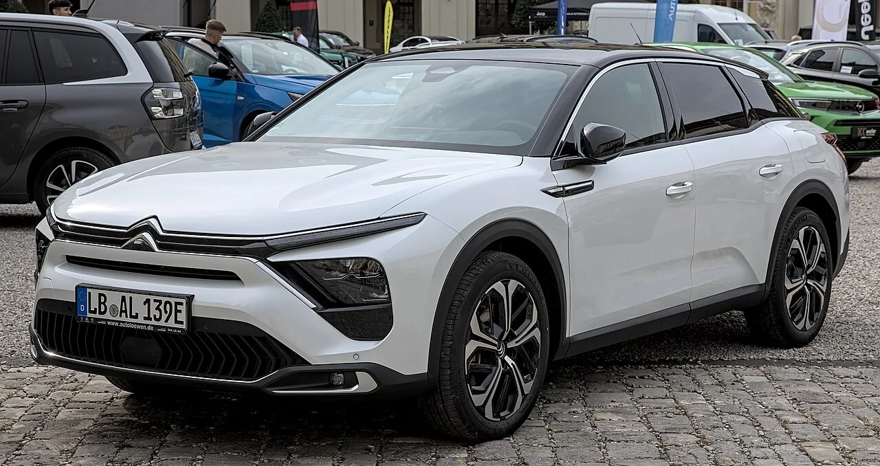 Citroen C5 X — фотография автомобиля