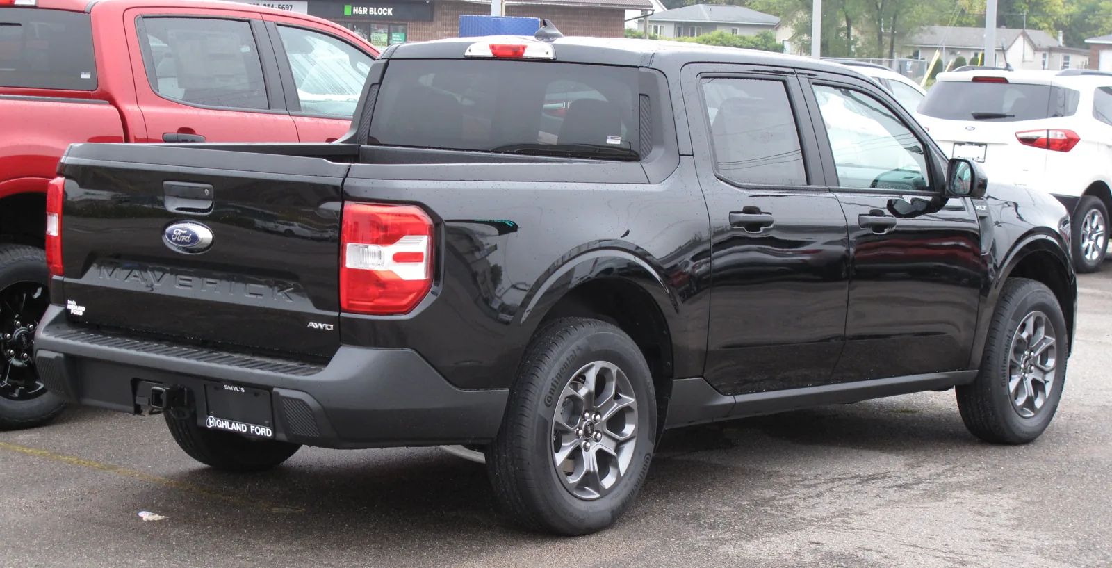 Ford Maverick XLT AWD, вид сзади