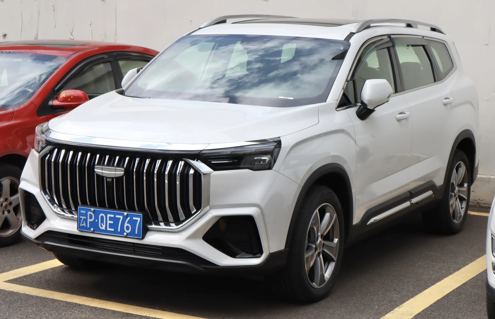 Geely Haoyue L, соответствующий современному Okavango