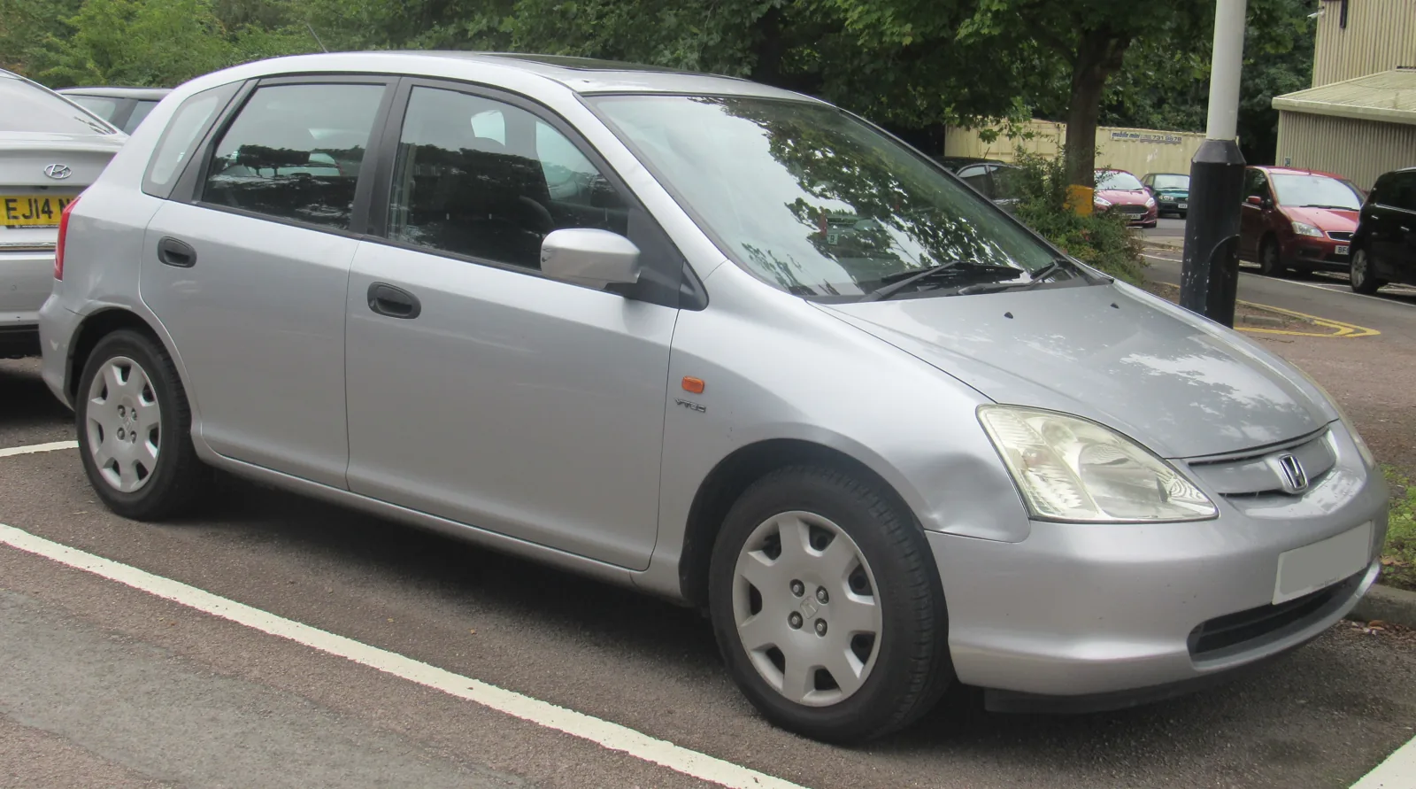 Пятидверный Honda Civic SE 1.6 2002 года