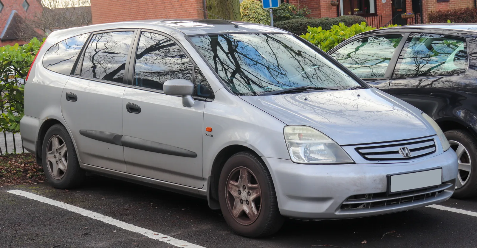 Honda Stream SE 1.7 первого поколения 2002 года