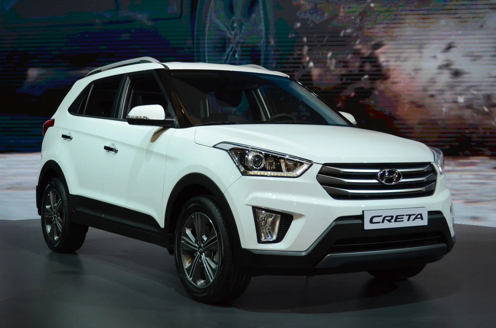 Белая Hyundai Creta первого поколения GS для российского рынка на Московском автосалоне 2016 года