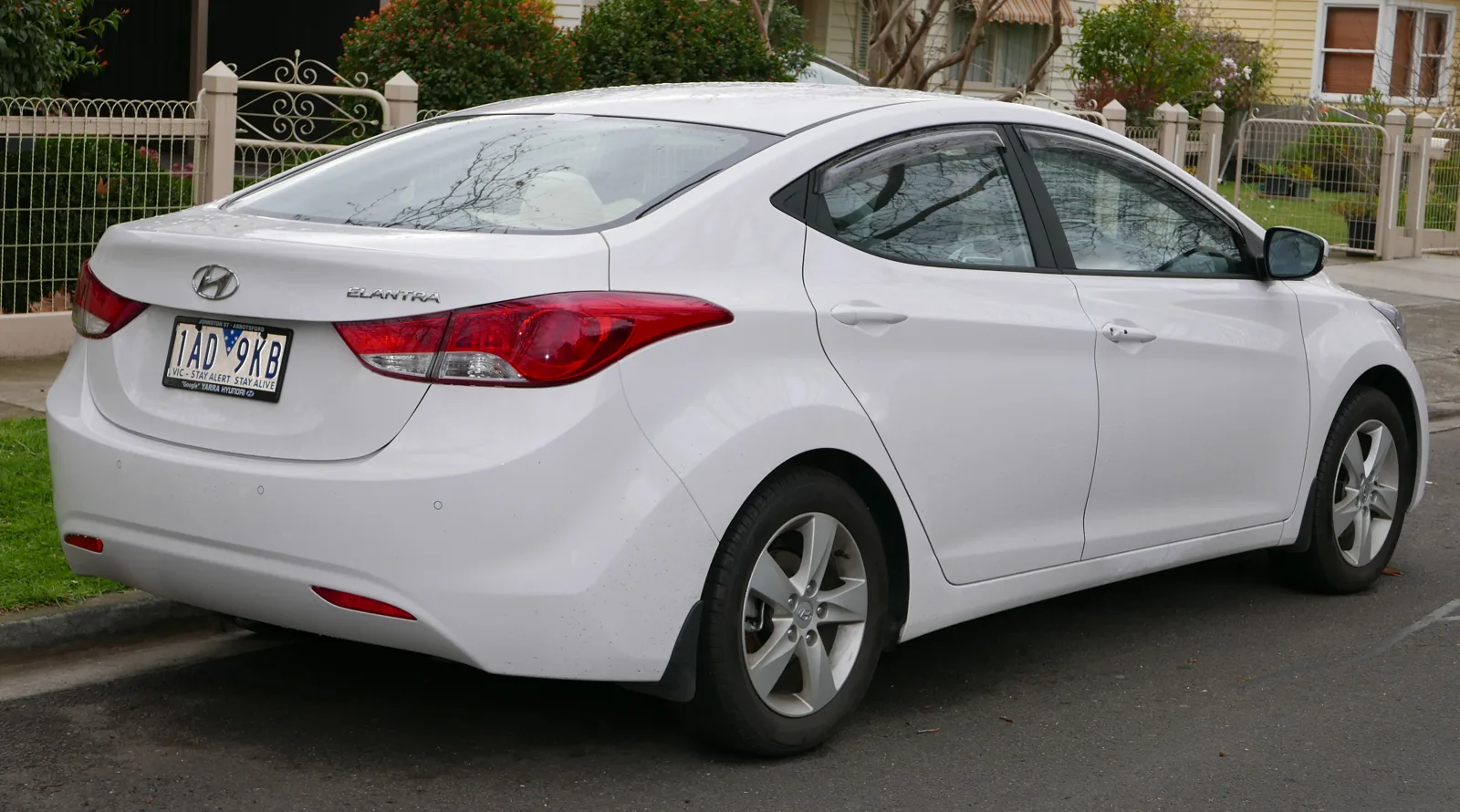 Hyundai Elantra MD Elite, вид сзади