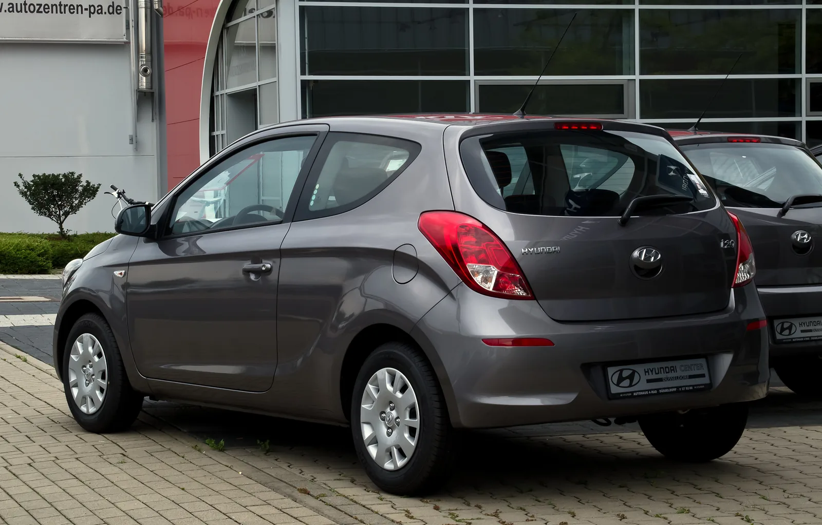 Hyundai i20 PB 1.2 Intro Edition, вид сзади