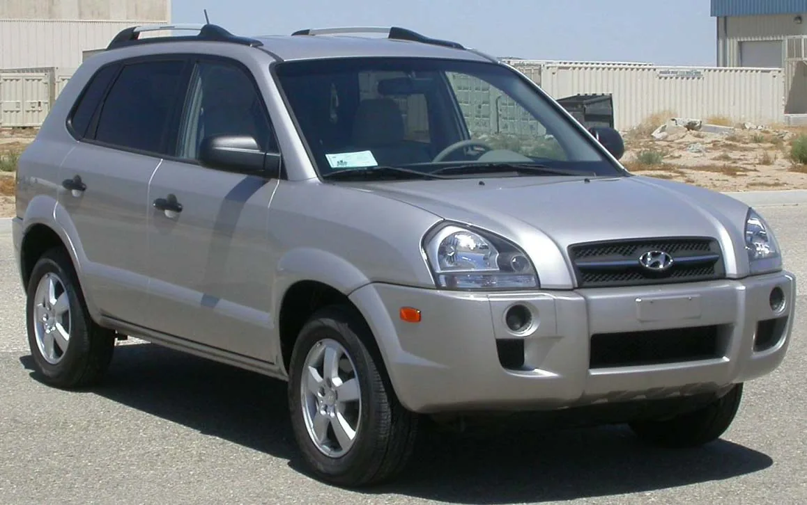 Hyundai Tucson JM 2005 года, вид спереди