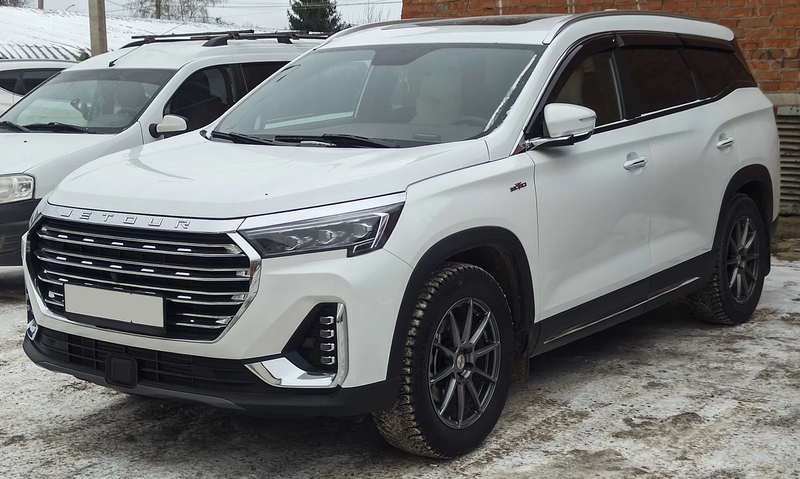 Jetour X90 Plus 2.0 DCT 2024 года с нештатными колёсными дисками