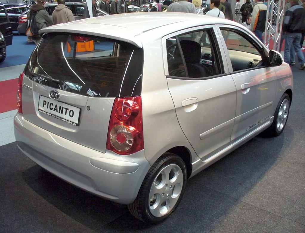Kia Picanto SA после обновления, вид сзади