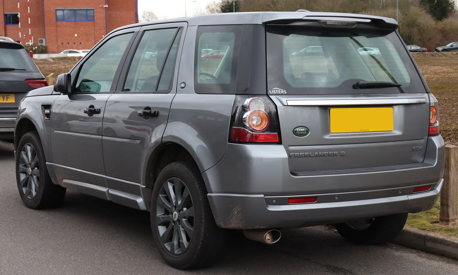 Обновлённый Freelander II Dynamic, вид сзади