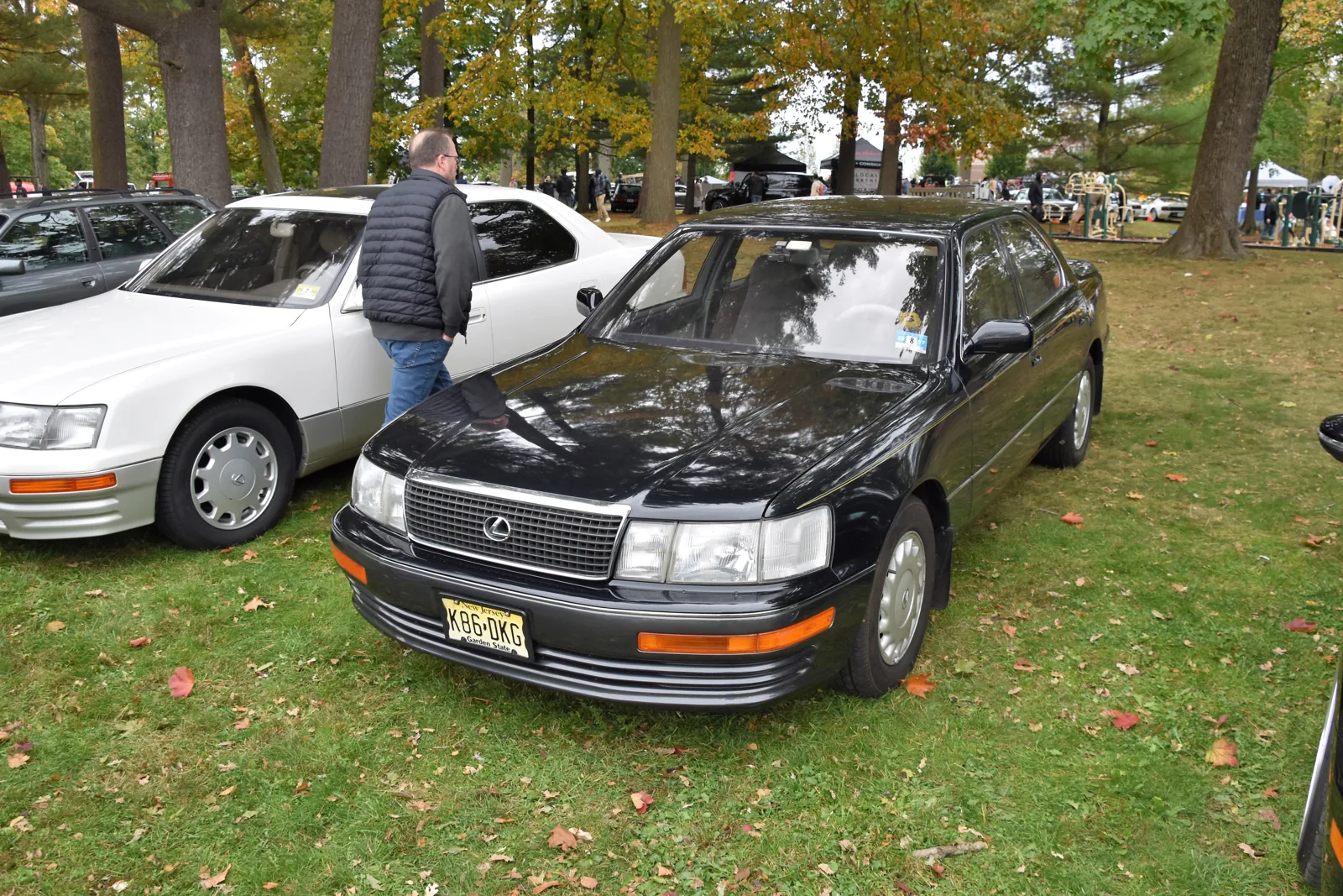 Ранний Lexus LS 400 первого поколения, вид спереди