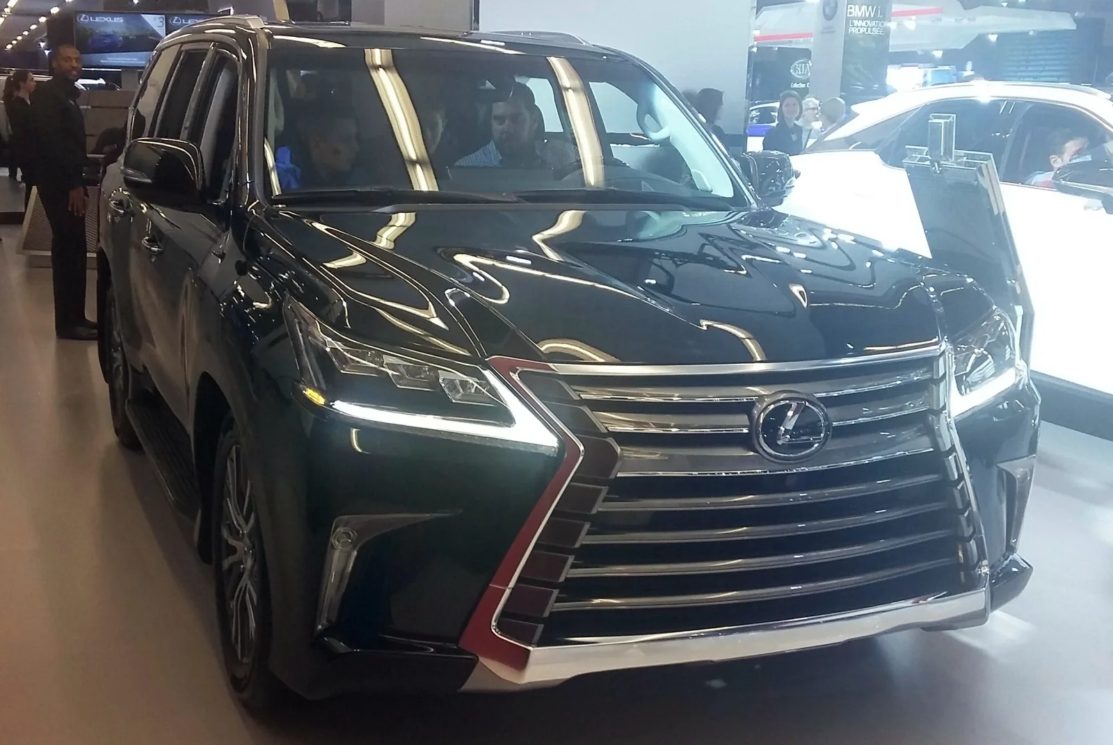 Lexus LX 570 2016 года после обновления