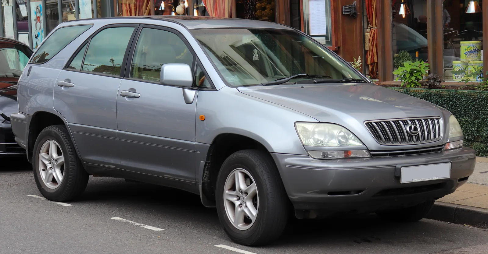 Lexus RX 300 первого поколения 2001 года