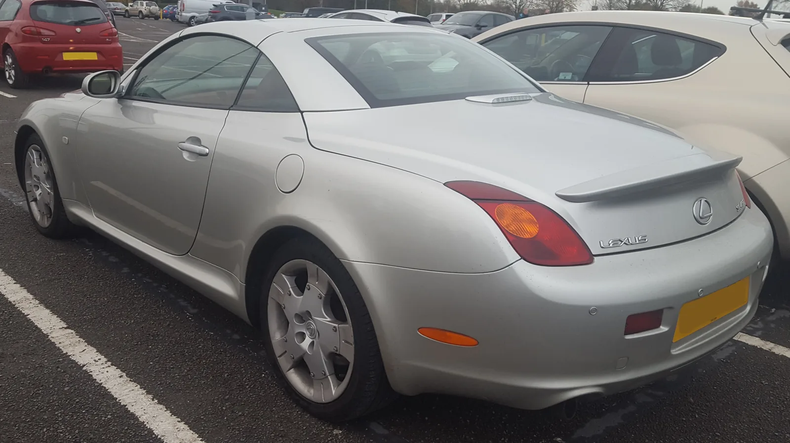 Lexus SC 430 первого выпуска, вид сзади