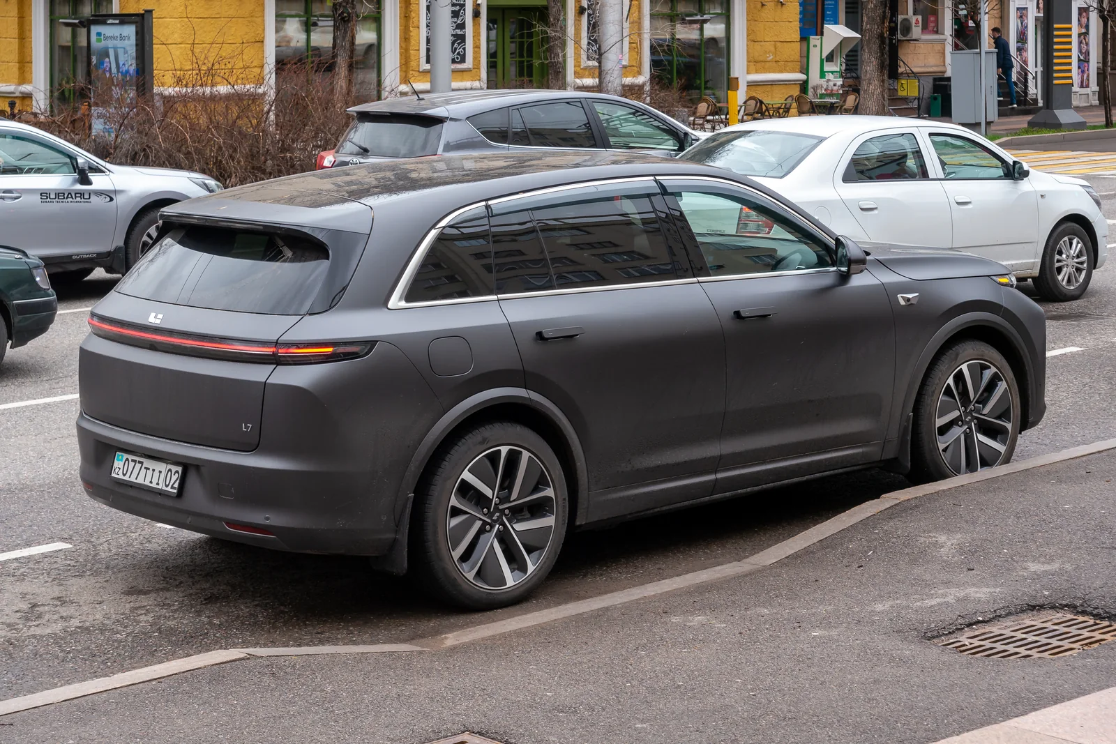 Li Auto L7 — фотография автомобиля