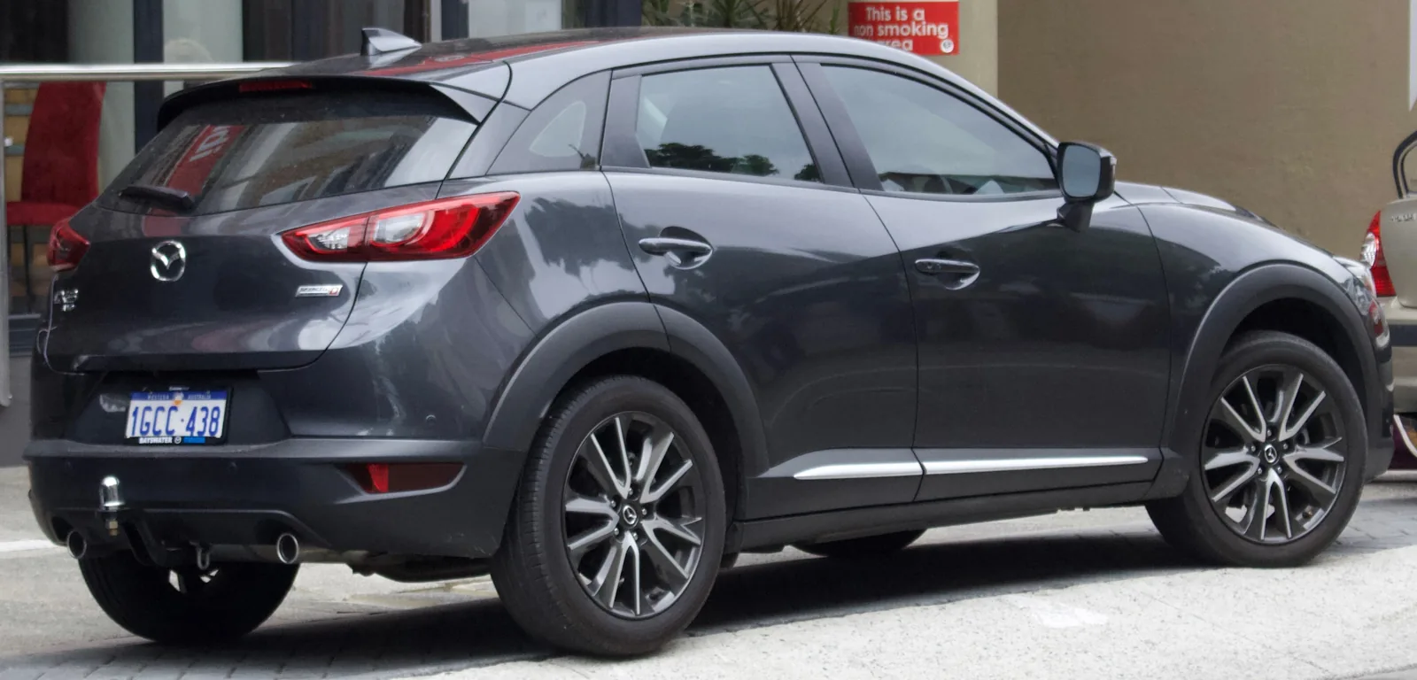 Mazda CX-3 DK сзади