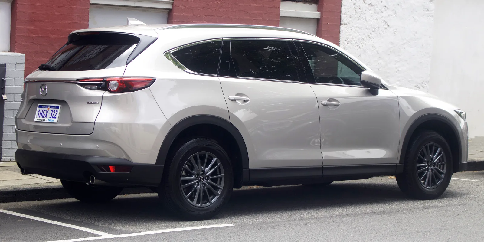 Mazda CX-8 Sport сзади
