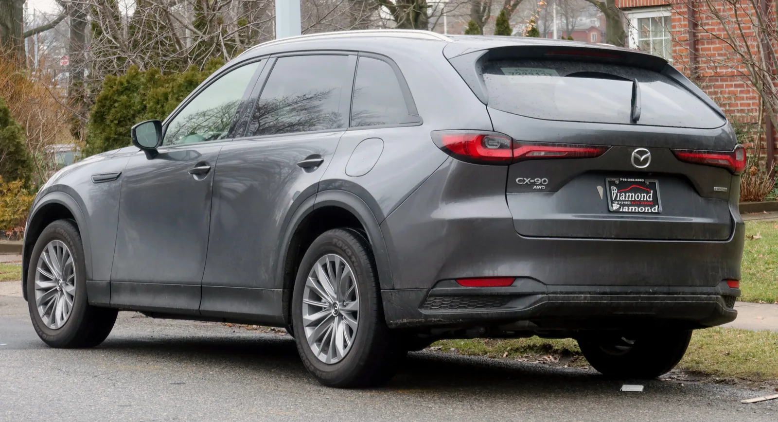 Американская Mazda CX-90, вид сзади