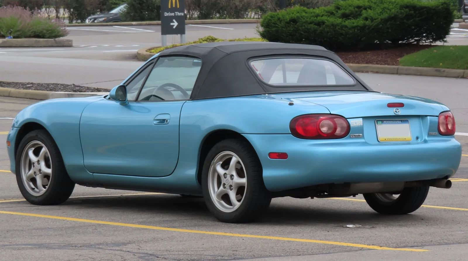 Mazda MX-5 Miata NB 2001 года сзади