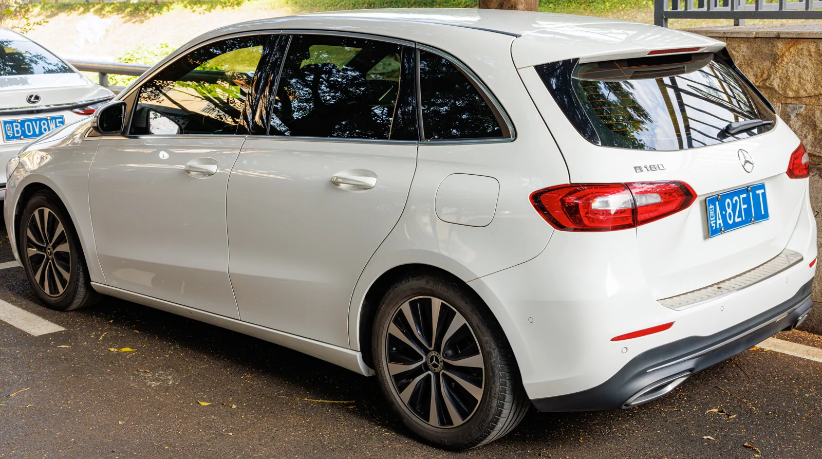 Mercedes-Benz B-Class W247, вид сзади