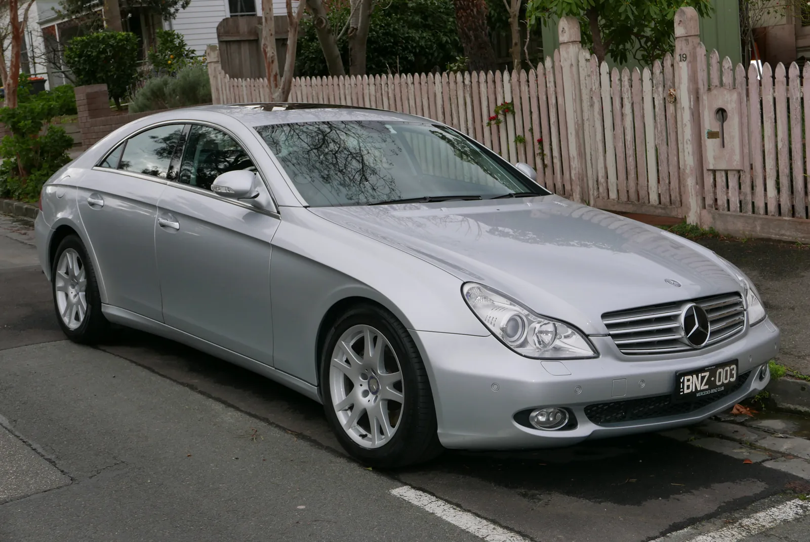 Mercedes-Benz CLS350 C219 2005 года