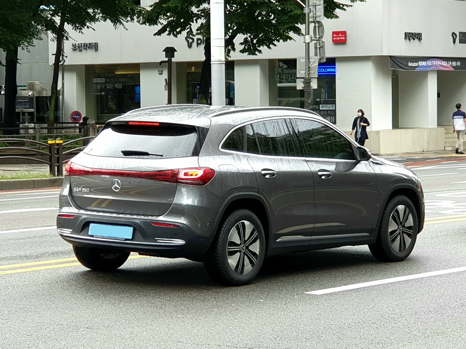 Mercedes-Benz EQA 250 H243 сзади