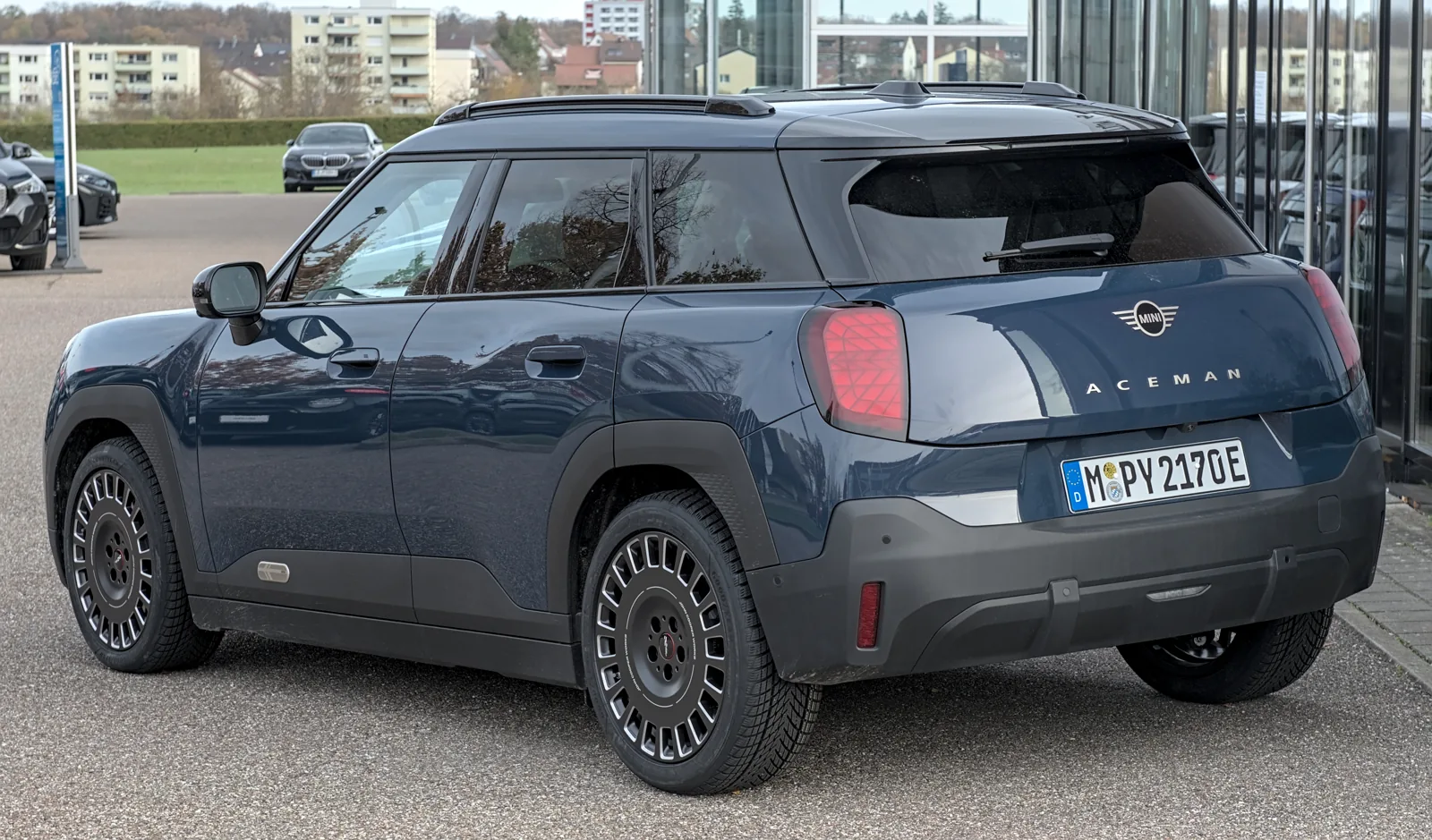 MINI Aceman J05, вид сзади
