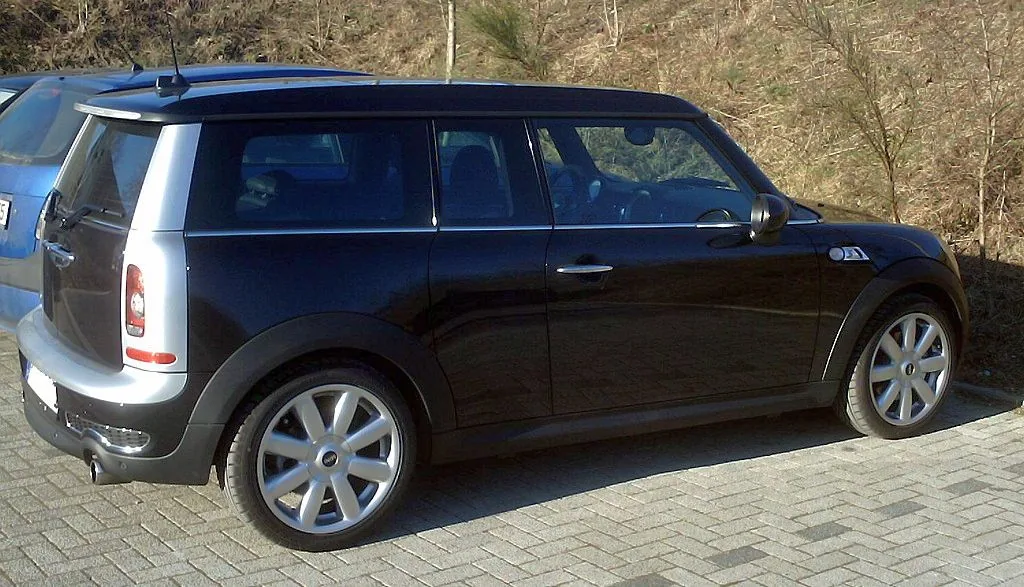 MINI Cooper S Clubman R55, правая сторона с Clubdoor