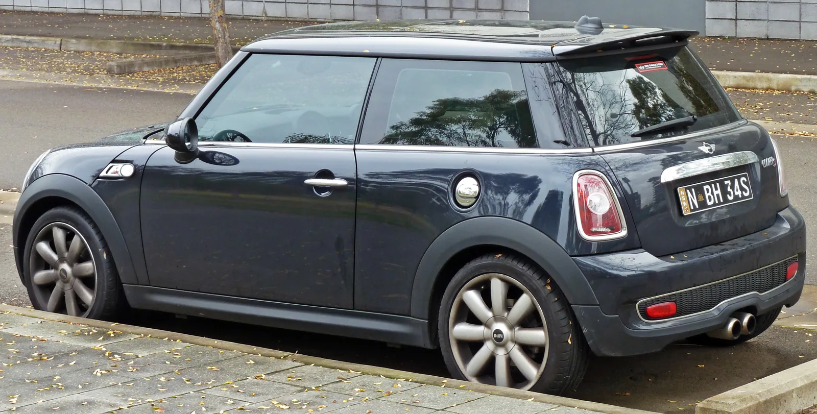 MINI Cooper S R56, вид сзади