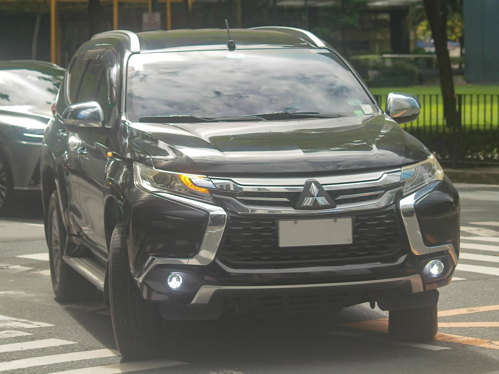 Mitsubishi Pajero Sport III — фотография автомобиля