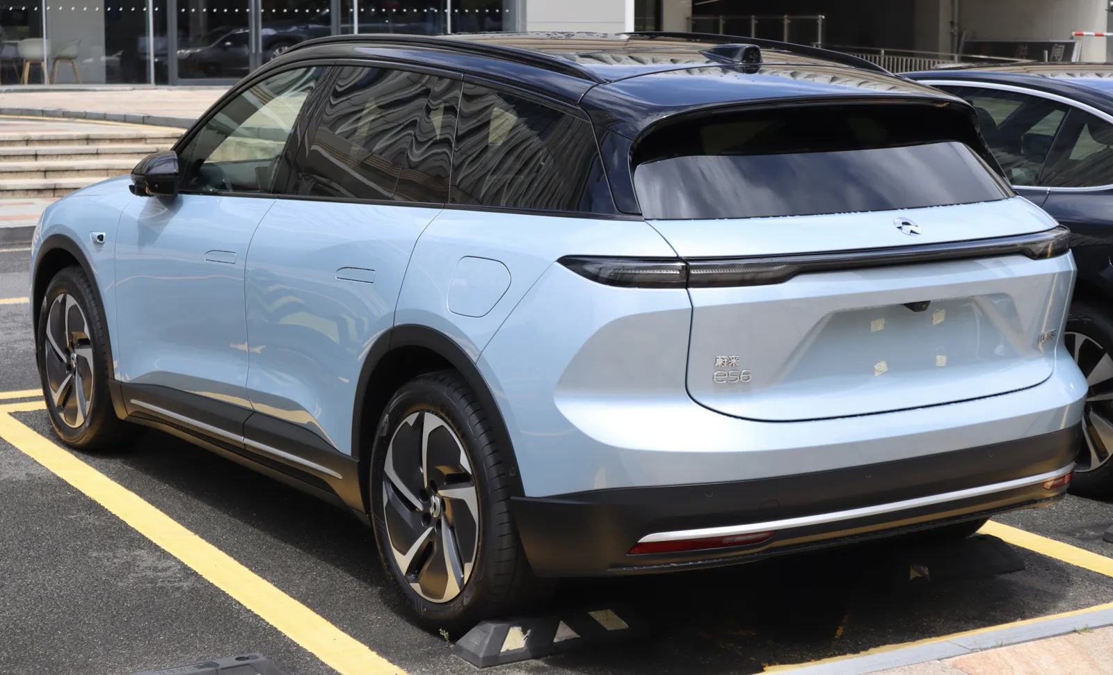 NIO ES6 второго поколения, вид сзади