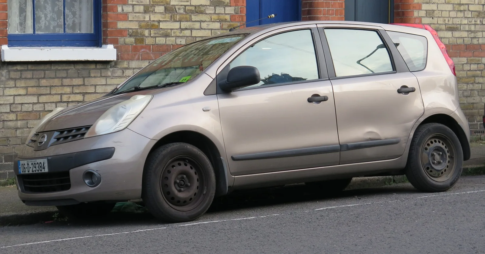 Nissan Note E11 — фотография автомобиля