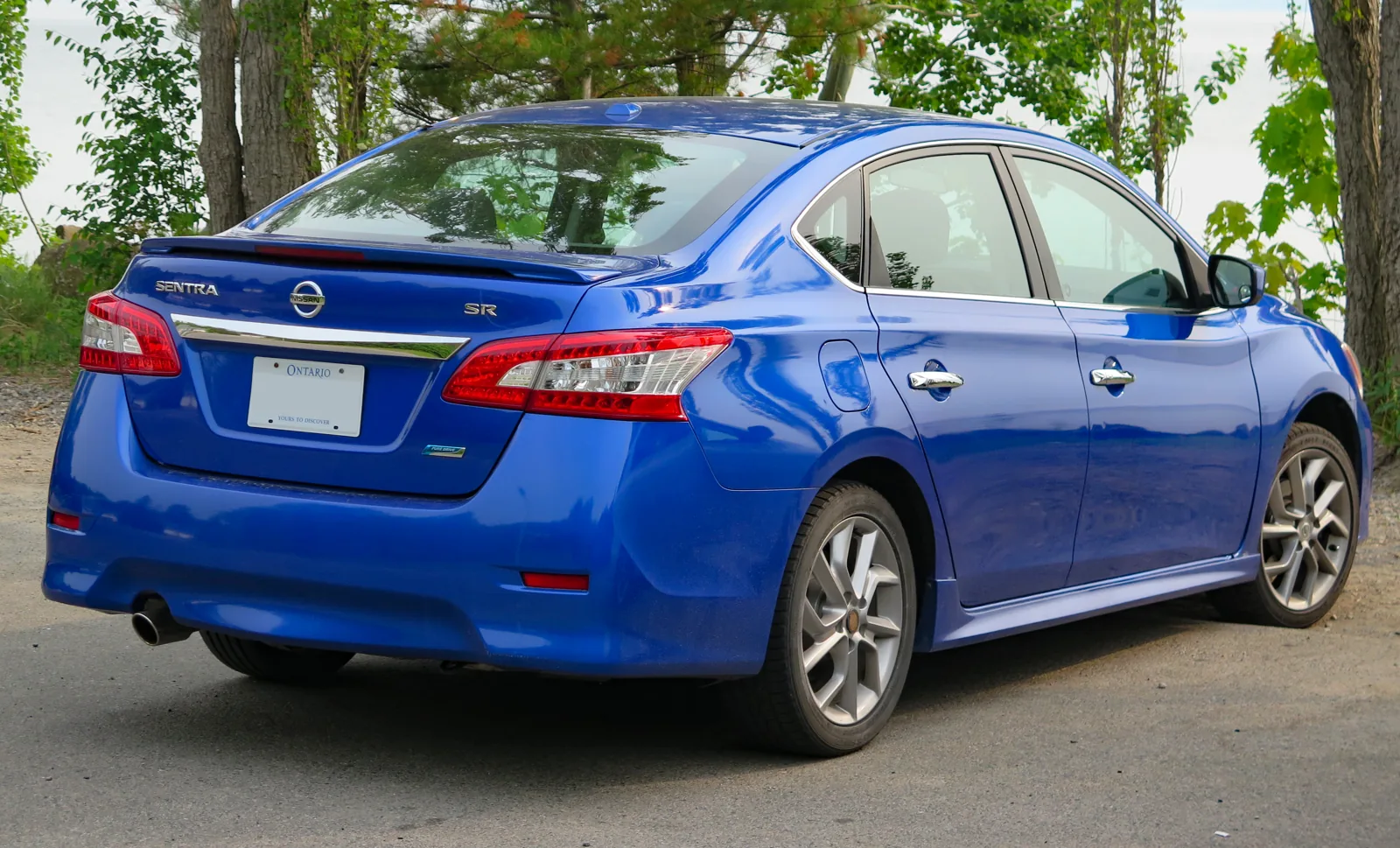 Nissan Sentra B17 SR, вид сзади