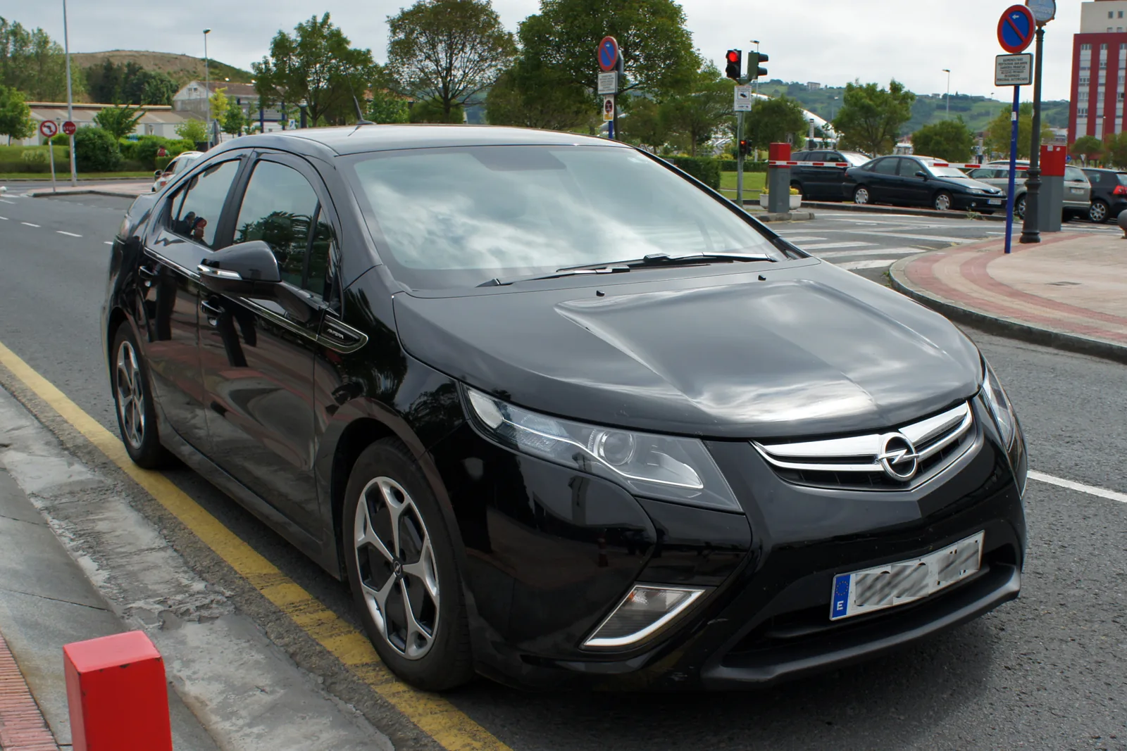 Opel Ampera первого поколения в Бильбао