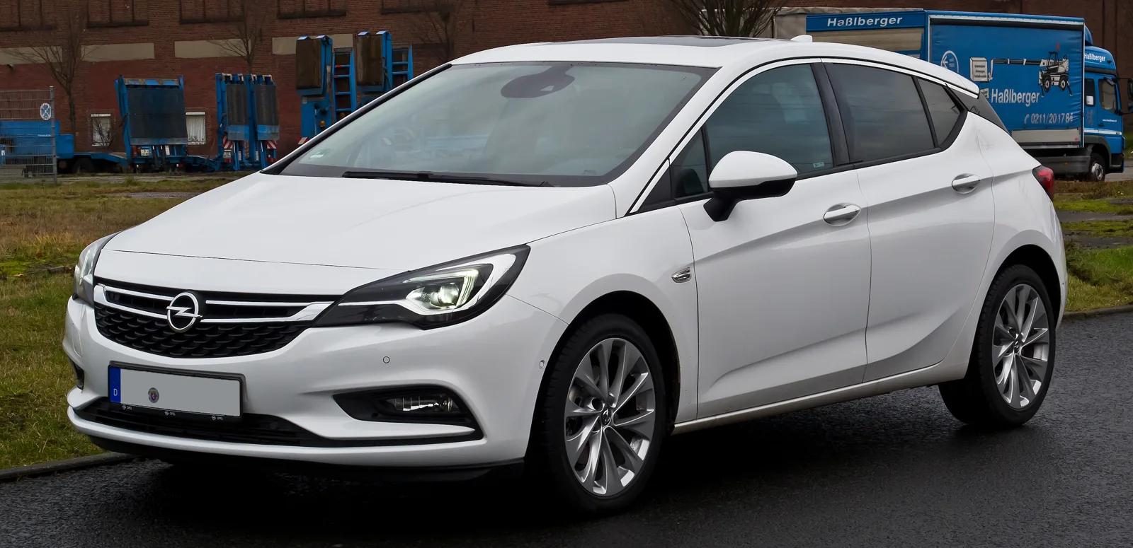 Opel Astra K — фотография автомобиля