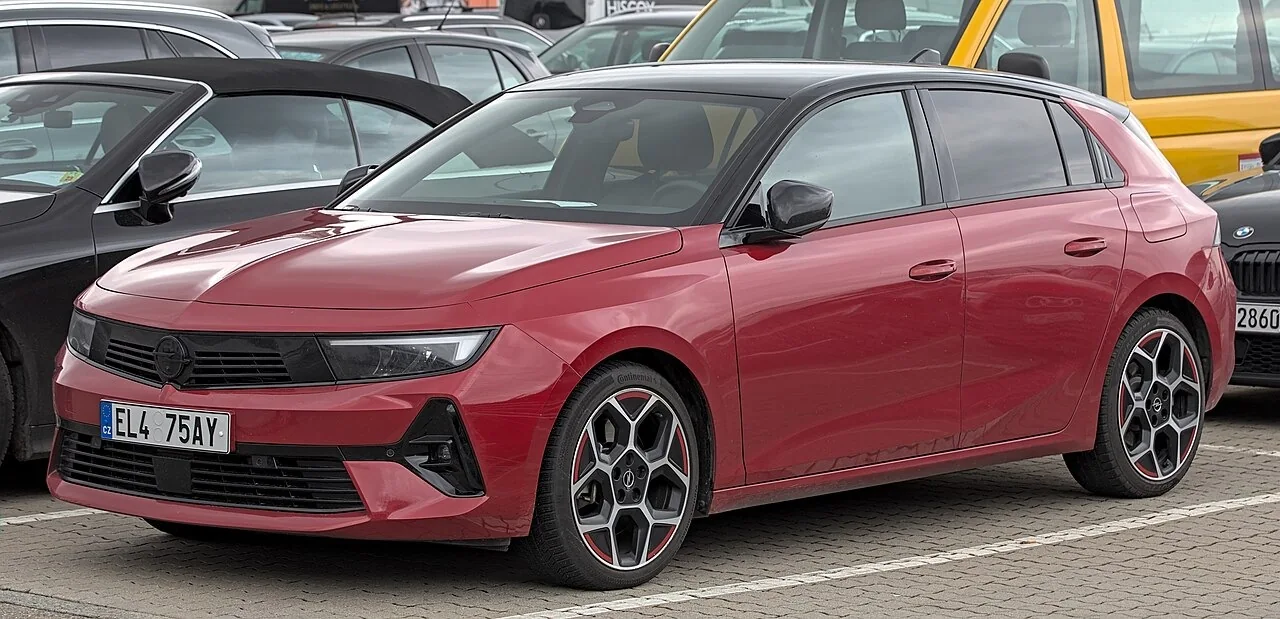 Opel Astra L — фотография автомобиля