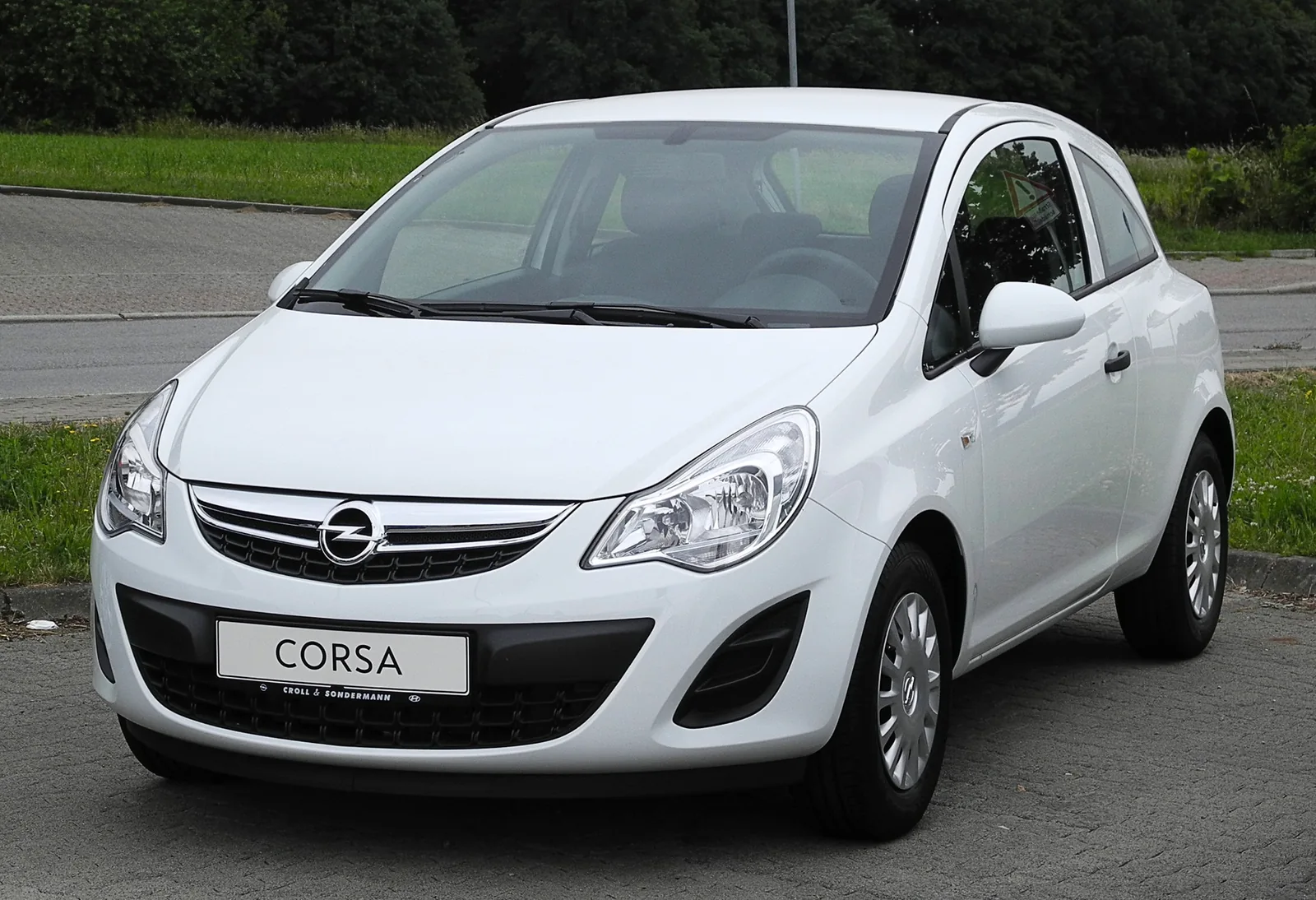 Opel Corsa D — фотография автомобиля