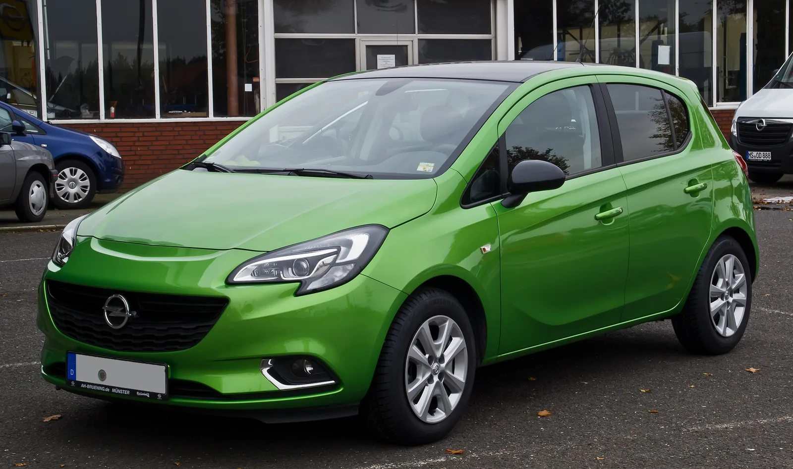 Opel Corsa E — фотография автомобиля