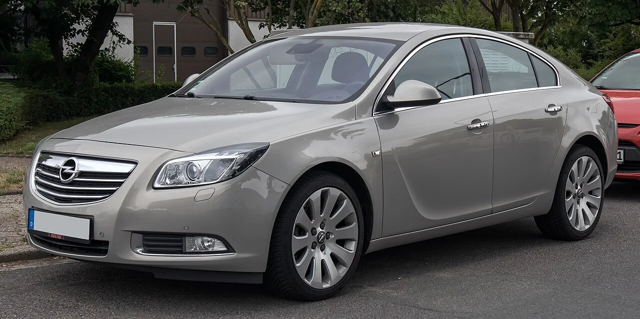 Opel Insignia A — фотография автомобиля