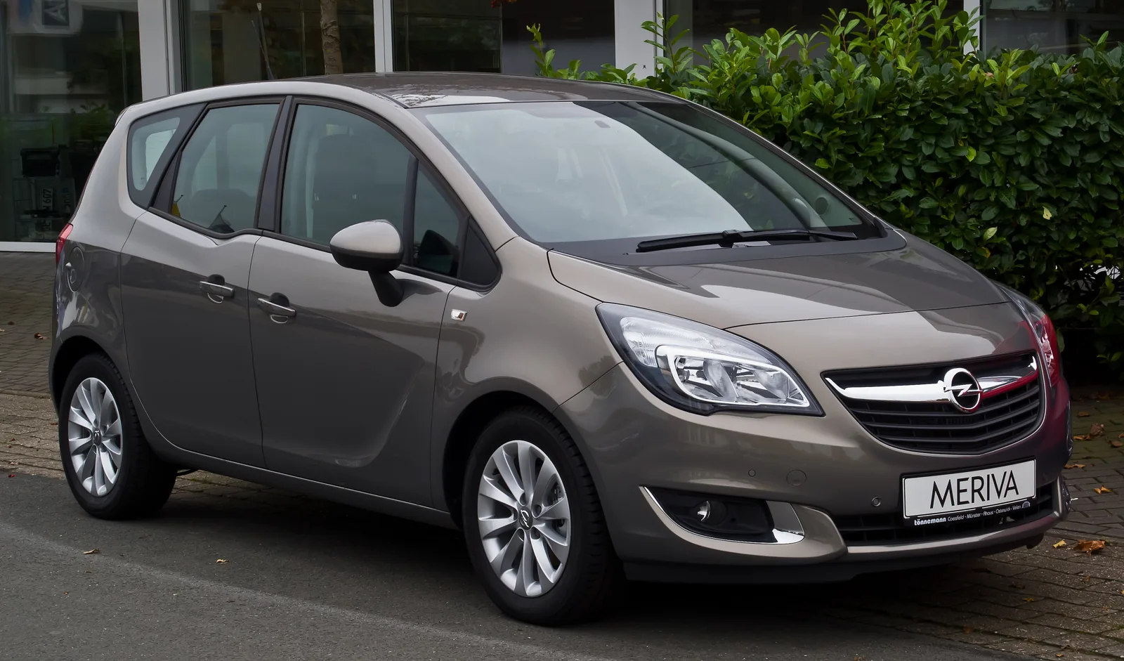 Opel Meriva B после рестайлинга, вид спереди