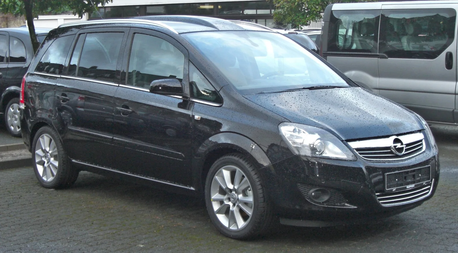 Opel Zafira B — фотография автомобиля