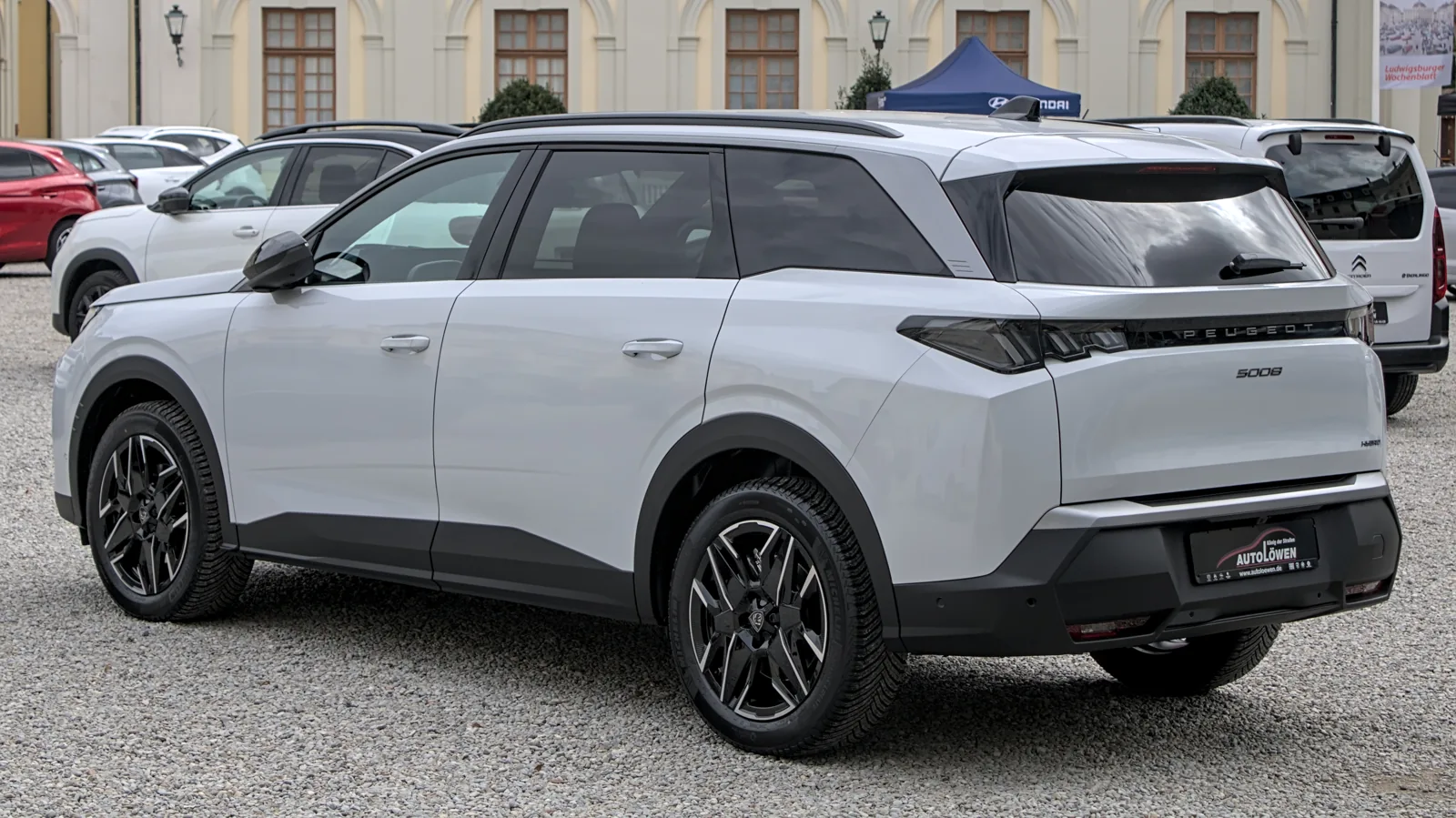 Гибридный Peugeot 5008 III, вид сзади